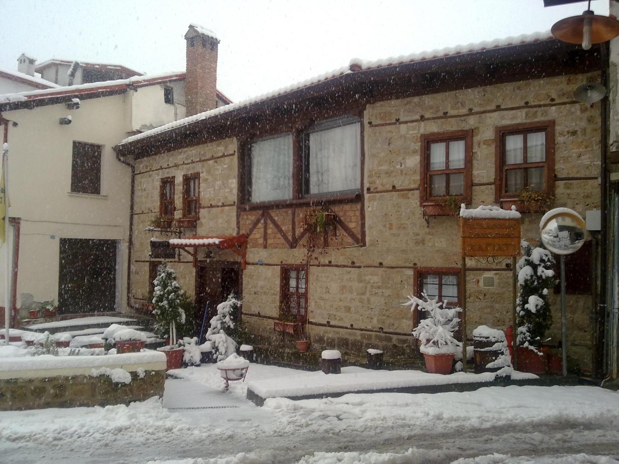 Hagiati Guesthouse Edessa Bagian luar foto